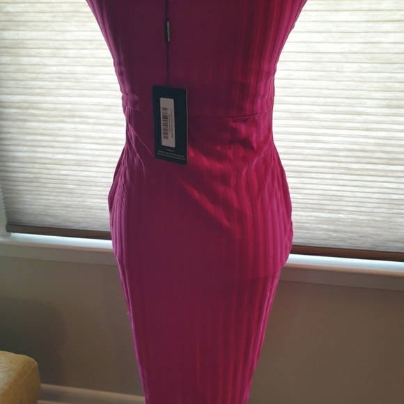 PrettyLittleThing - Picture 2 of 5